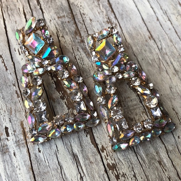 Hollowed Out Crystal Drop Earrings! - Picture 4 of 4